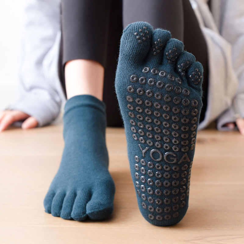 Anti-Slip Women Pilates Socks  - огляд і ціна Yoga Mat